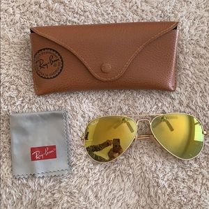 Gold Flash Ray-Ban Aviators